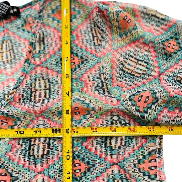 Living Doll Casual Aztec Print Chiffon Blouse Size XS Women's - Picture 5 of 8
